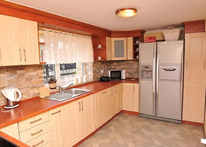 Pokoje i apartamenty IWONA Ciechocinek